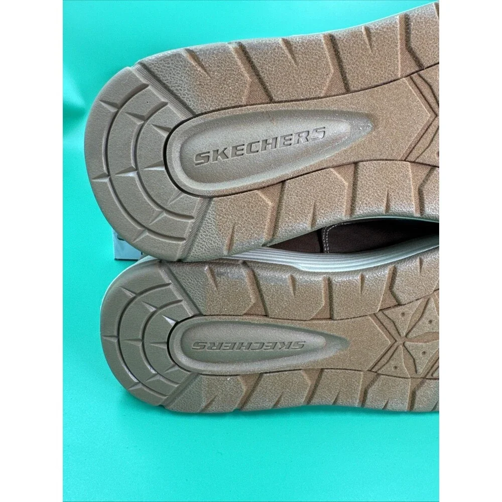 Skechers Hands Free Swift Fit Men’s 9.5 Brown Waterproof Casual Lace Sneakers
